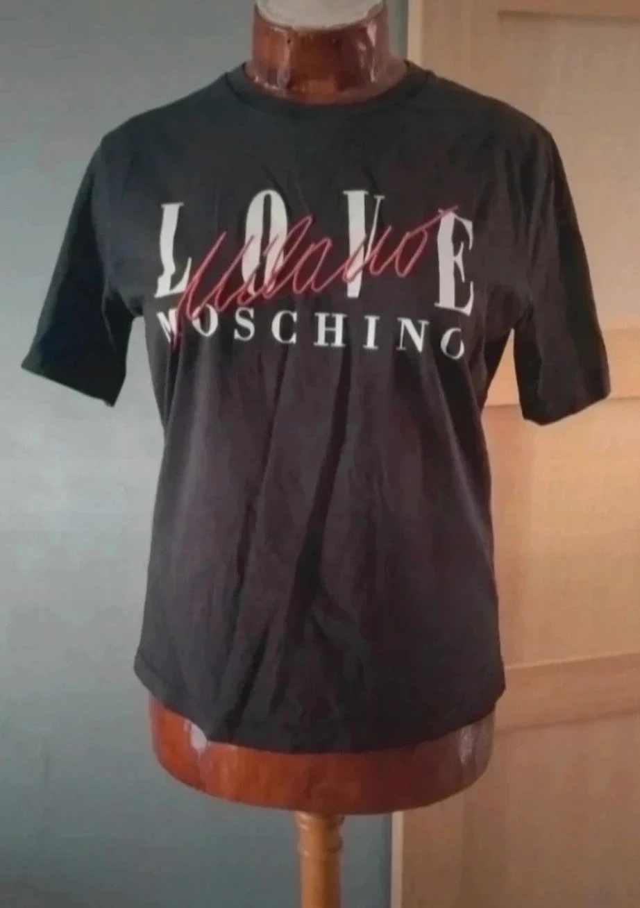 T-shirt femme  love moschino T38